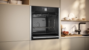 Neff B64FT33N0, Einbaubackofen mit FullSteam und Slide & Hide, EEK: A+, mit 5 Jahren Garantie!