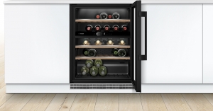 Bosch KUW21AHG0, Weinkhlschrank mit Glastr, 82 x 60 cm, Serie 6, EEK: G, mit 5 Jahren Garantie!