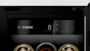 Bosch KUW20VHF0, Weinkhlschrank mit Glastr, 82 x 30 cm, Serie 6, EEK: F, mit 5 Jahren Garantie!