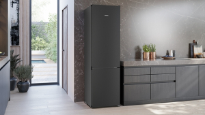 Siemens KG39N2XAG, iQ300, Freistehende Khl-Gefrier-Kombination mit Gefrierbereich unten, 203 x 60 cm, Gebrsteter schwarzer Stahl AntiFingerprint, Total noFrost, EEK: A, mit 5 Jahren Garantie!