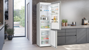 Siemens KG39NXICF, iQ300, Freistehende Khl-Gefrier-Kombination mit Gefrierbereich unten, 203 x 60 cm, Inox, Total noFrost, EEK: C, mit 5 Jahren Garantie!