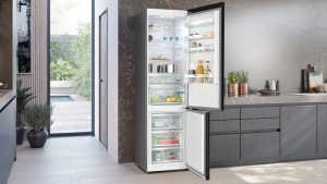 Siemens KG39NXXCF, iQ300, Freistehende Khl-Gefrier-Kombination mit Gefrierbereich unten, 203 x 60 cm, Gebrsteter schwarzer Stahl AntiFingerprint, Total noFrost, EEK: C, mit 5 Jahren Garantie!