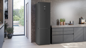 Siemens KG39NXXCF, iQ300, Freistehende Khl-Gefrier-Kombination mit Gefrierbereich unten, 203 x 60 cm, Gebrsteter schwarzer Stahl AntiFingerprint, Total noFrost, EEK: C, mit 5 Jahren Garantie!