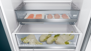 Siemens KG49EAICA, iQ500, Freistehende Khl-Gefrier-Kombination mit Gefrierbereich unten, 201 x 70 cm, Inox, lowFrost, EEK: C, mit 5 Jahren Garantie!
