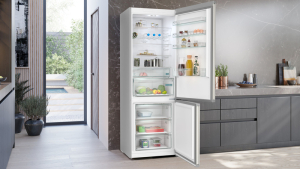 Siemens KG49NXIBF, iQ300, Freistehende Khl-Gefrier-Kombination mit Gefrierbereich unten, 203 x 70 cm, Gebrsteter Stahl, AntiFingerprint, Total noFrost:, EEK: B, mit 5 Jahren Garantie!