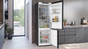 Siemens KG49NVXCG, iQ300, Freistehende K�hl-Gefrier-Kombination mit Gefrierbereich unten, 203 x 70 cm, Geb�rsteter schwarzer Stahl AntiFingerprint, EEK: C, mit 5 Jahren Garantie!