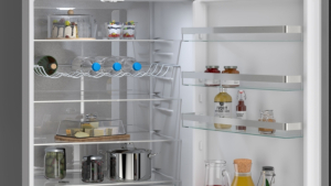 Siemens KG49NVXCG, iQ300, Freistehende K�hl-Gefrier-Kombination mit Gefrierbereich unten, 203 x 70 cm, Geb�rsteter schwarzer Stahl AntiFingerprint, EEK: C, mit 5 Jahren Garantie!